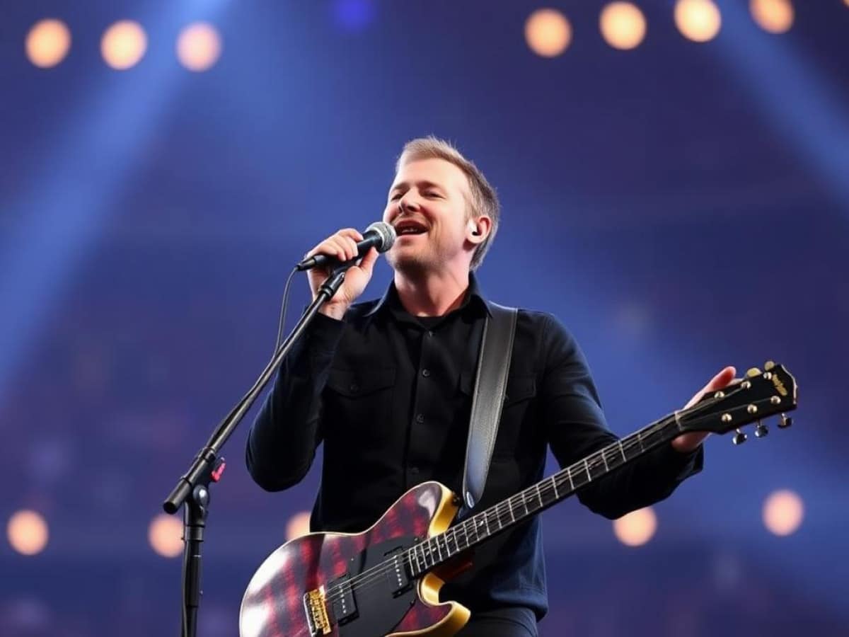 Chris Martin e i Coldplay, a Wembley: «Mandate amore alla famiglia di Kirk». E i fan li contestano