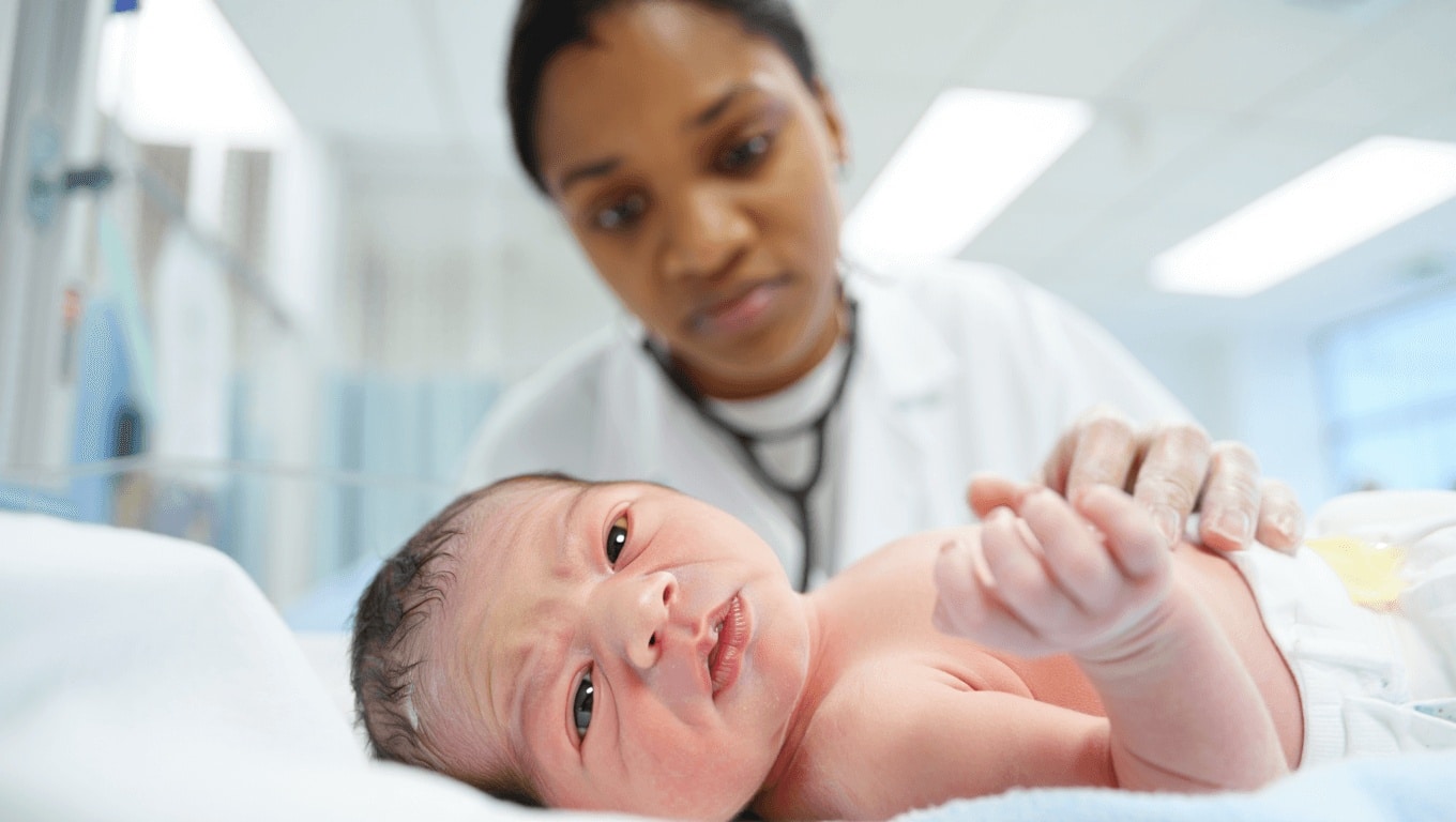 Bambino di 24 giorni muore di pertosse, già 110 casi nella prima parte dell’anno. “Bisogna vaccinare le mamme in gravidanza”