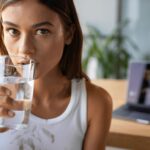 Se anche voi bevete poca acqua, questi sono i “tricks” che stavate aspettando: ecco come berne di più senza fare (troppa) fatica
