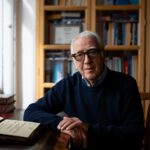 Il collezionista di lauree: “Ingegneria, giurisprudenza, medicina e ora è in arrivo la decima. Ai giovani ho svelato il mio segreto”