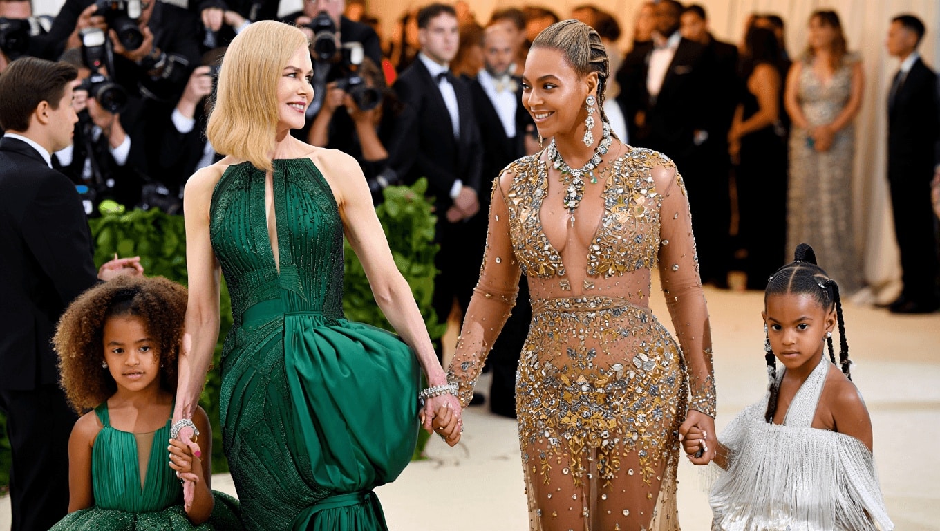 Nicole Kidman e Beyoncé hanno infranto una delle regole più rigide del Met Gala (ma nessuno ha detto niente)