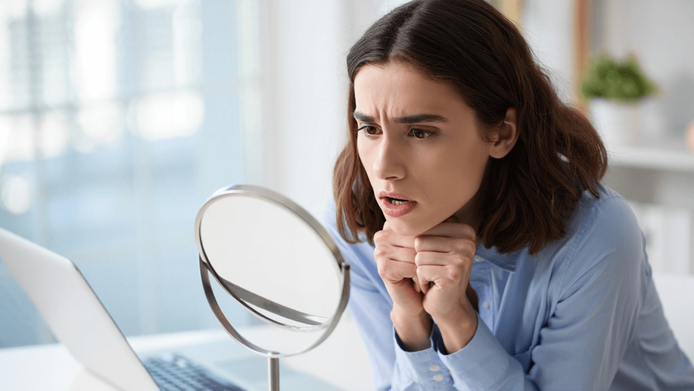 Parlare da soli non è follia: ecco cosa rivela davvero sul cervello secondo la psicologia