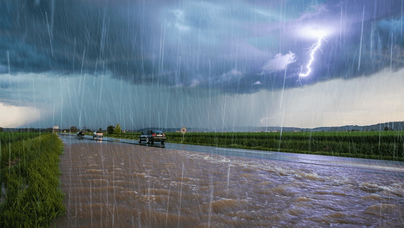 Previsioni meteo, piogge torrenziali al Centro-Nord. Allerta per 7 regioni