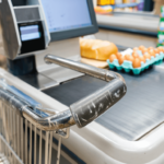 Cassiera dei supermercati italiani svela l’oggetto più sporco che è peggio del bagno pubblico