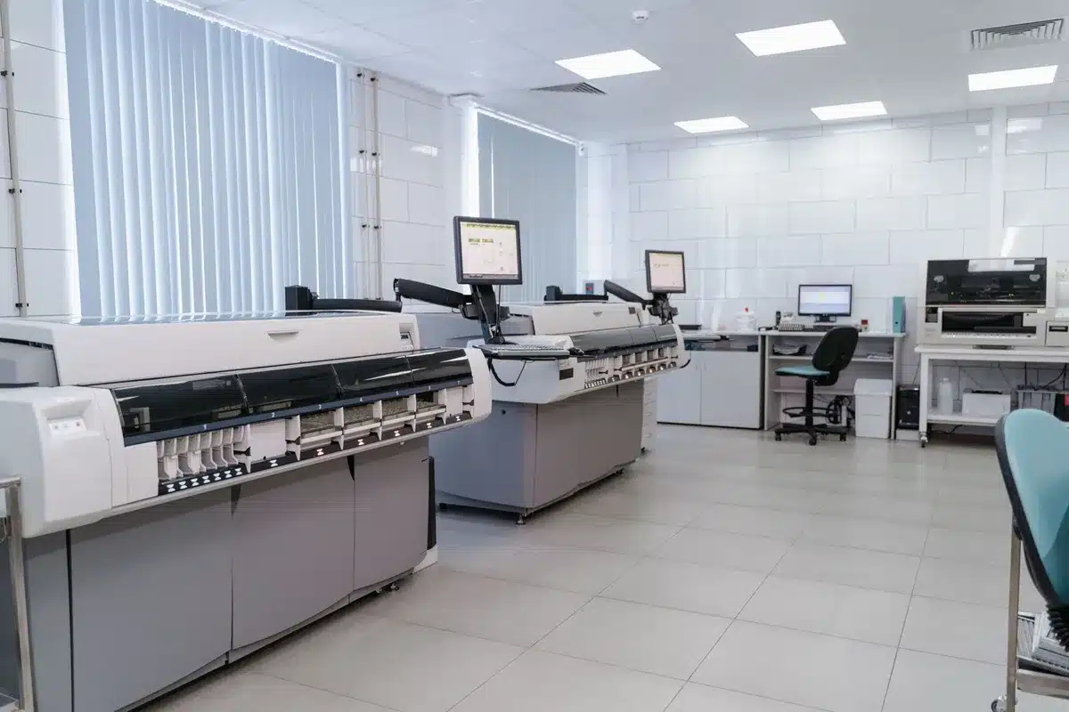 Analisi genomica in laboratorio con sequenziamento PCR