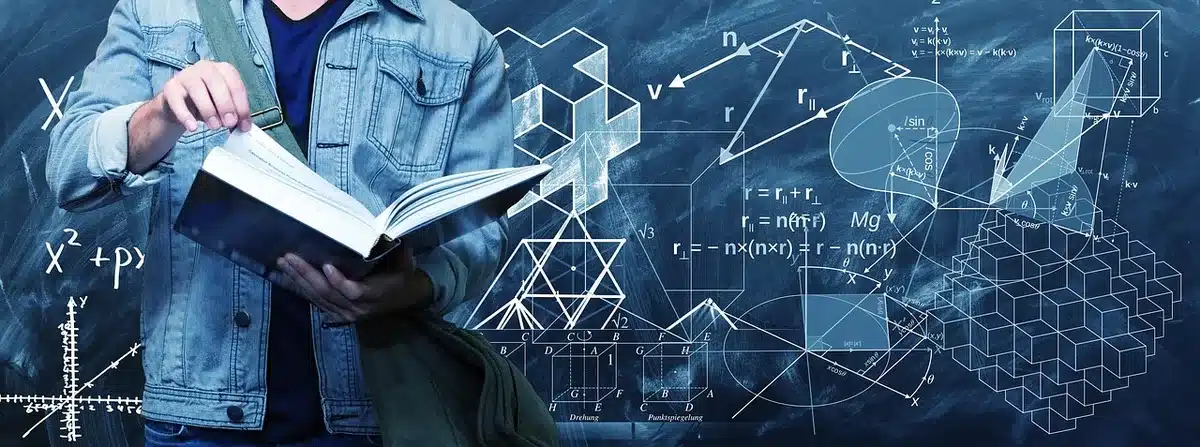 Aula universitaria con studenti e laptop durante una lezione su intelligenza artificiale
